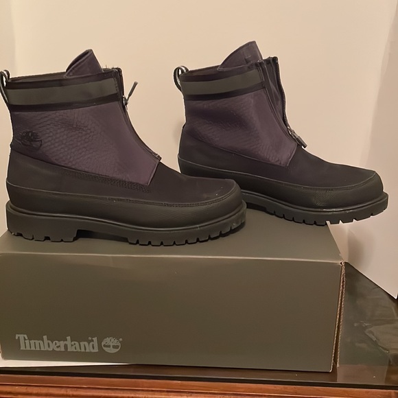 All black women’s Timberland Heritage 6in front zipper boot size 7 slightly used - Picture 3 of 7